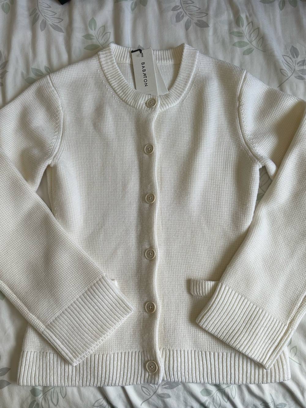 NWT - Aritzia Babaton Meraki Merino Wool Cardigan - Avorio - Small *Small Hole* - Picture 5 of 9